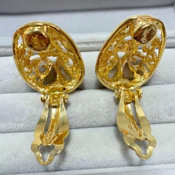 Yves Saint Laurent Vintage Gold Clip-on Earrings - Picture 12 of 14